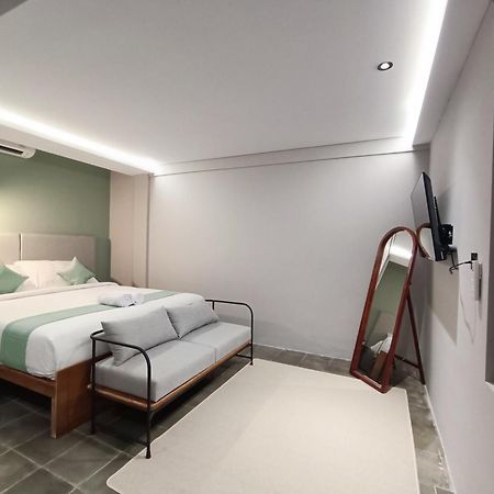 Fx Stay & Coffee Yogyakarta Exterior photo